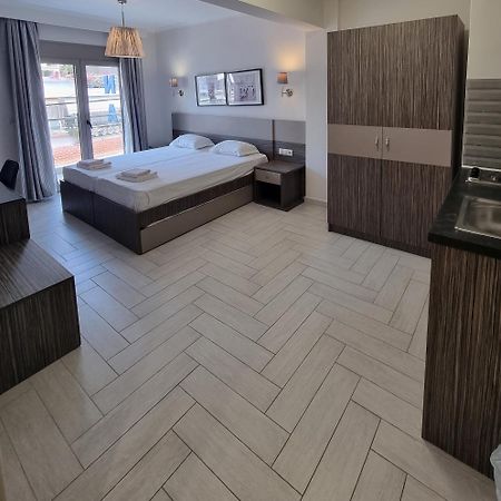 Sissy'S Boutique Apartments Paralía المظهر الخارجي الصورة