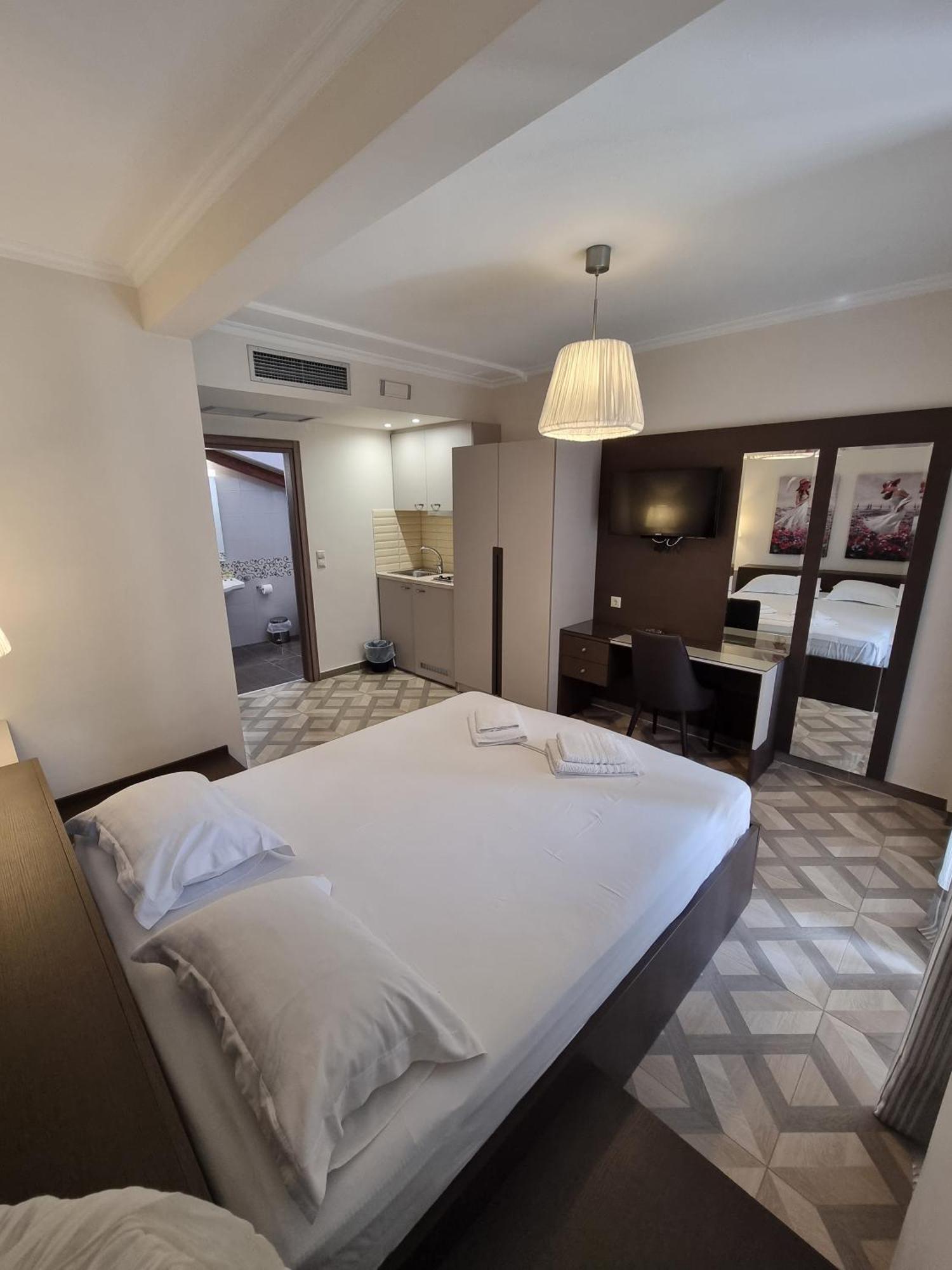 Sissy'S Boutique Apartments Paralía المظهر الخارجي الصورة