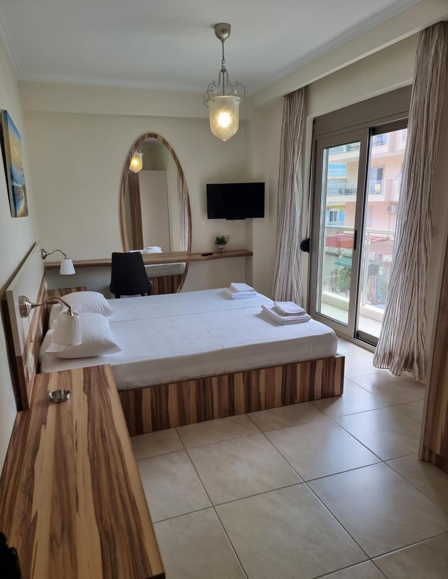 Sissy'S Boutique Apartments Paralía المظهر الخارجي الصورة