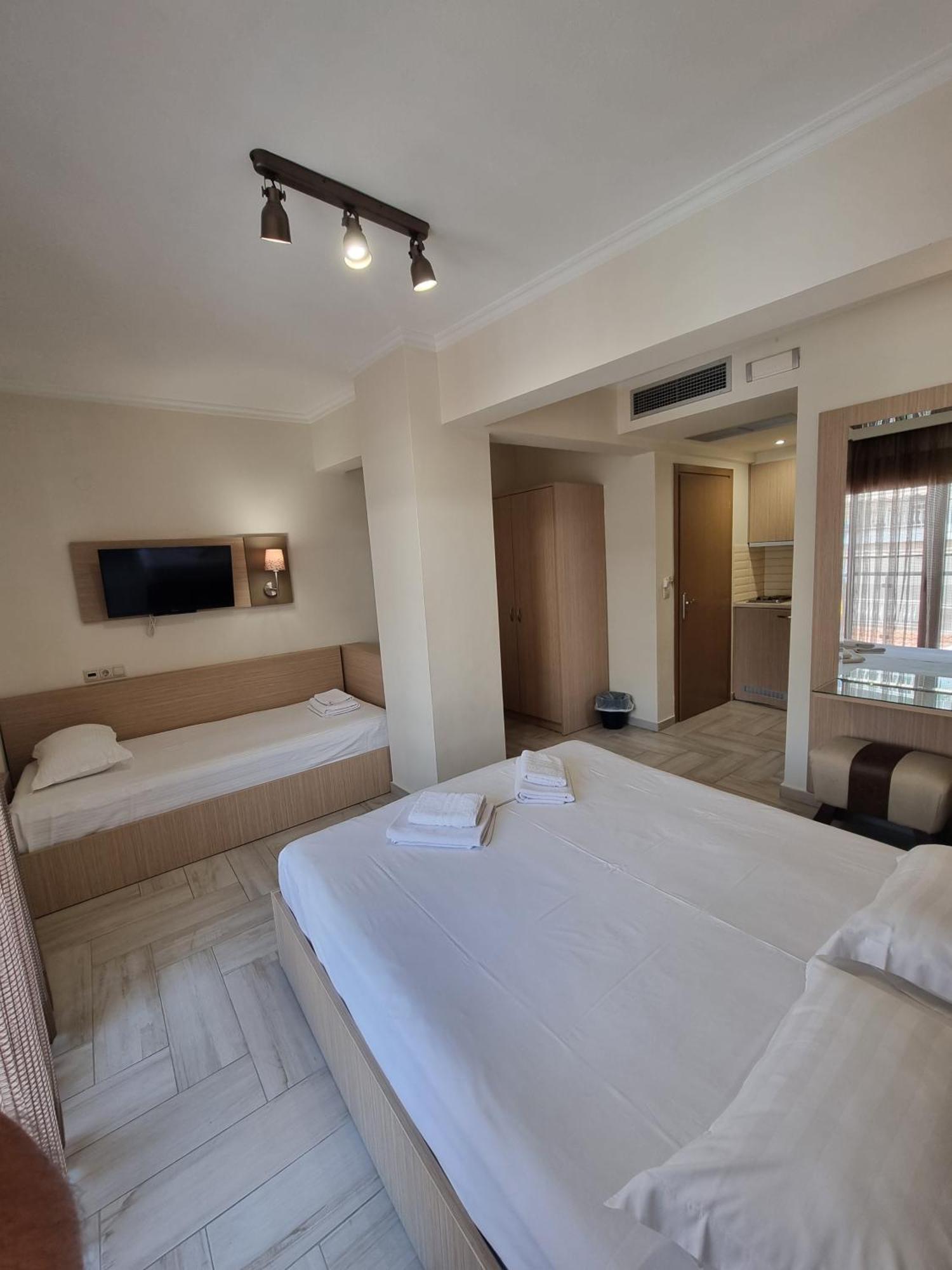 Sissy'S Boutique Apartments Paralía المظهر الخارجي الصورة
